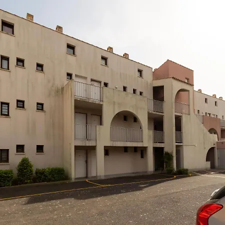 1 Bedroom For 6 *